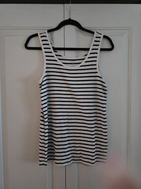 Amazon Essentials Women's Black and White Striped Tank